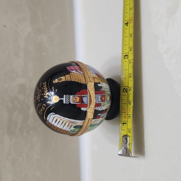 Times Square 2000, Les Ateliers de LIMOGES FRANCE, Black Decorative Egg, Ball - Picture 10 of 13